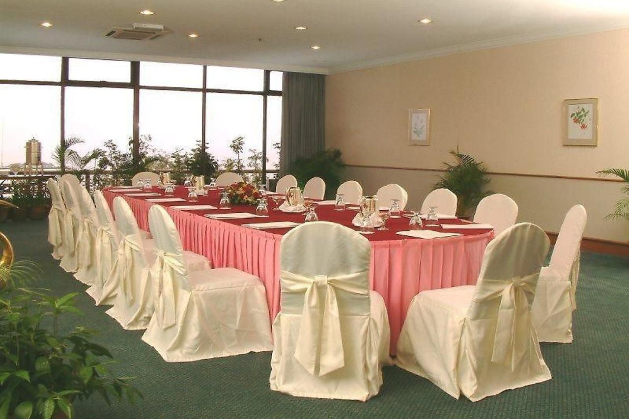 M Social Resort Penang Tanjung Bungah  Εξωτερικό φωτογραφία